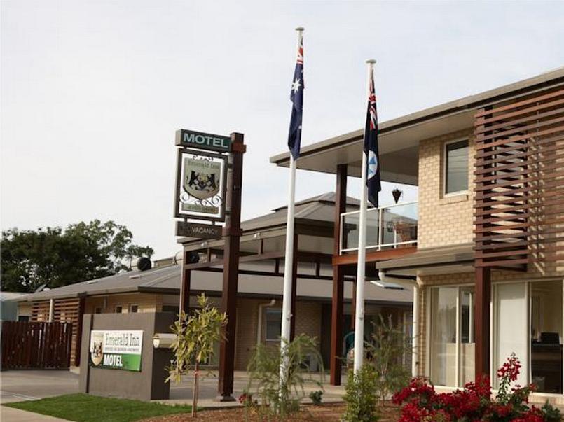 Emerald Inn By Travellers Esterno foto
